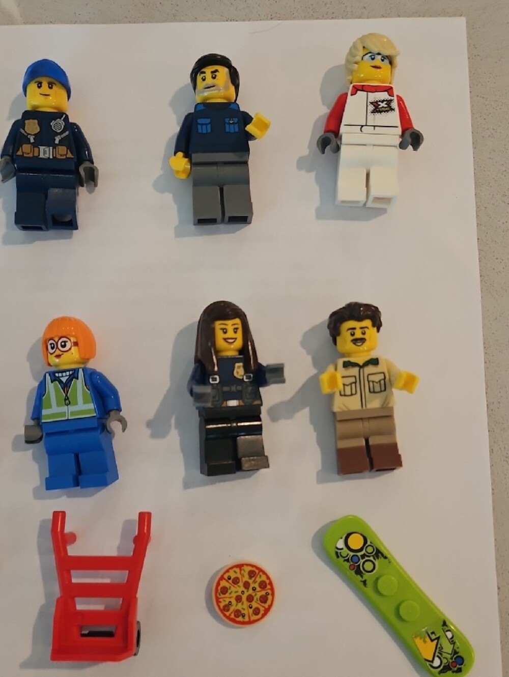 Lego Minifigure Lot - Picture 4 of 4